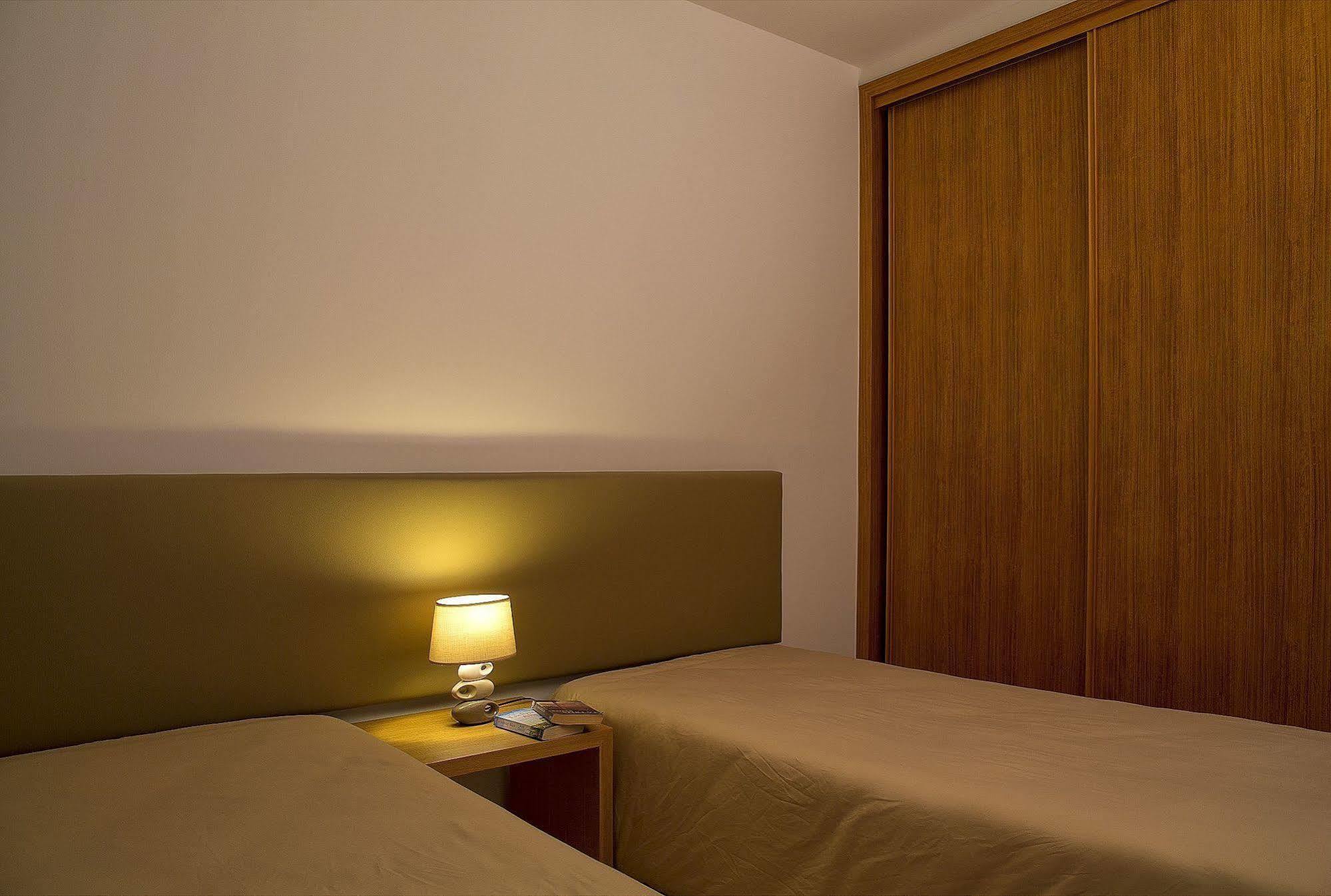 Alto Fairways Aparthotel อัลวอร์ ภายนอก รูปภาพ