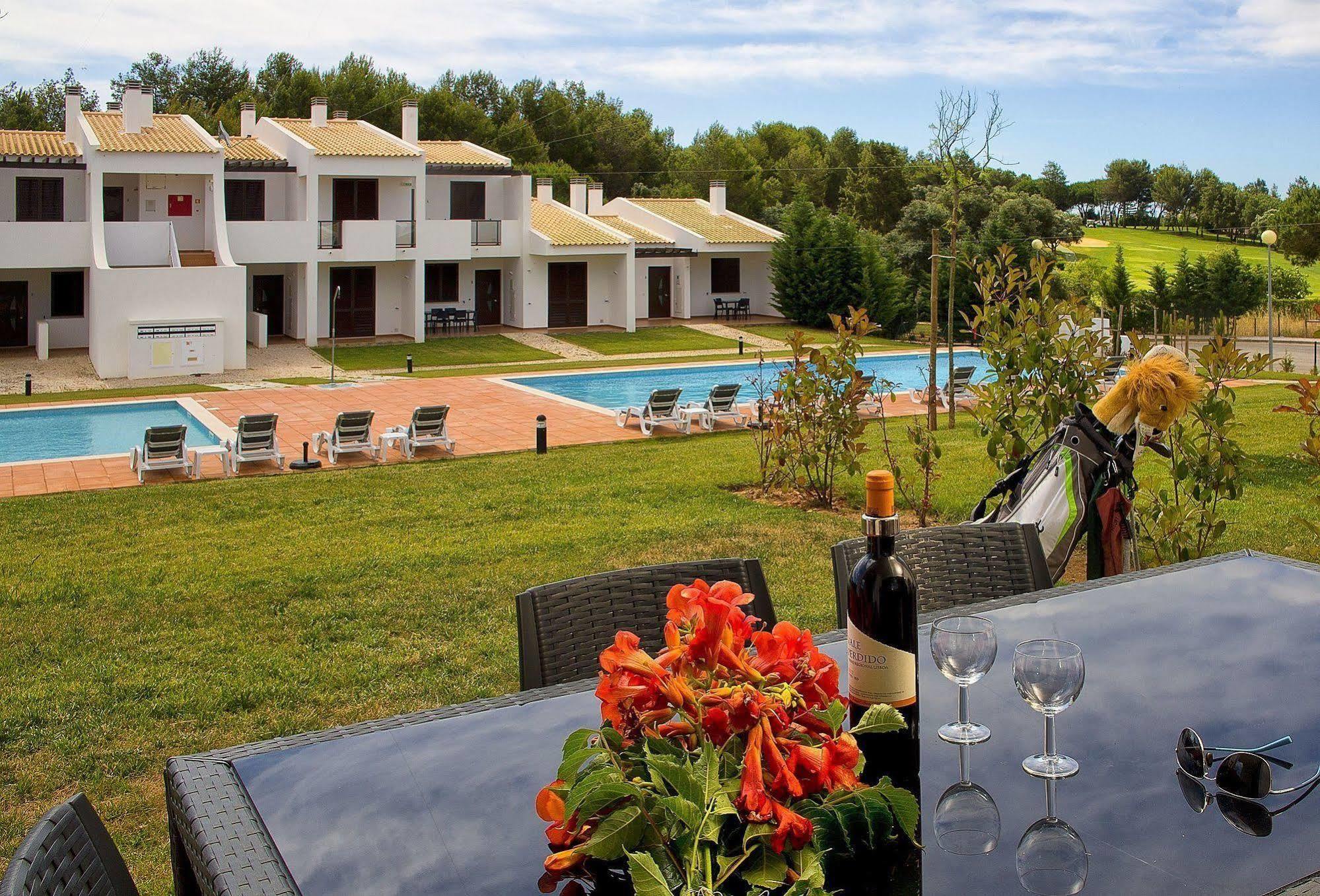 Alto Fairways Aparthotel อัลวอร์ ภายนอก รูปภาพ